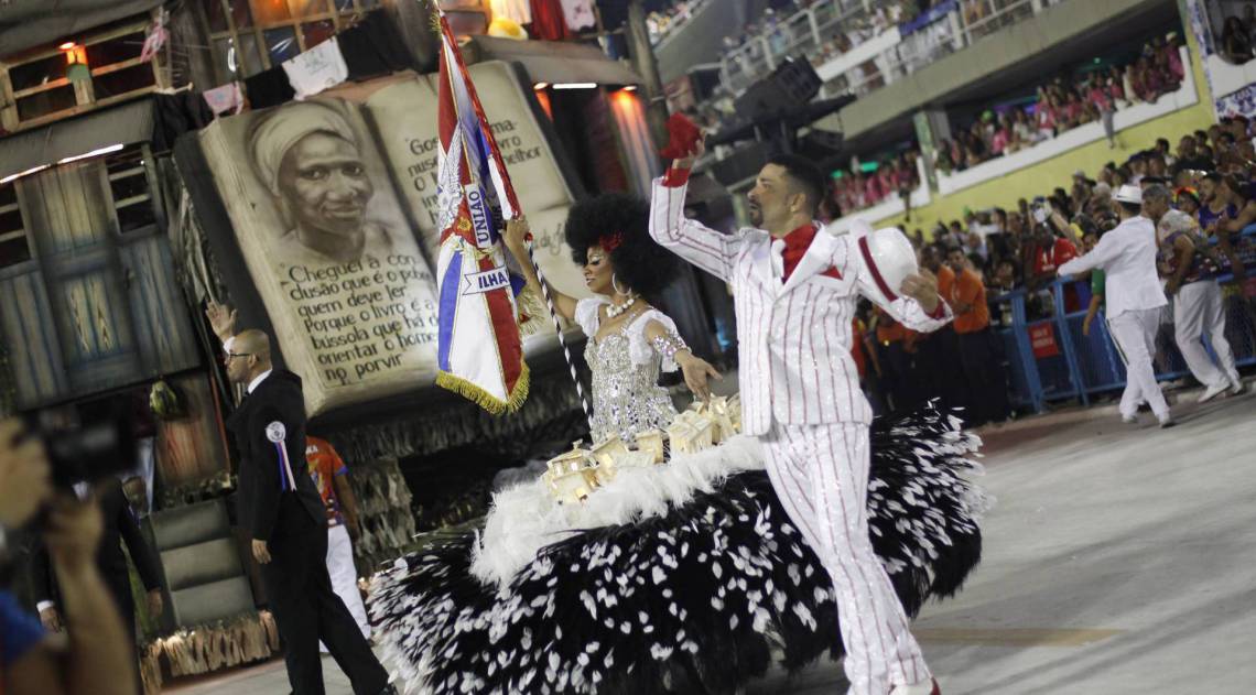 Ilha foi a sexta escola a desfilar neste domingo