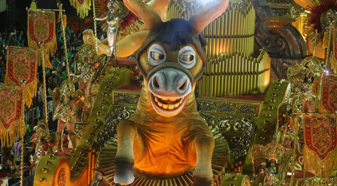 Desfile da Escola de Samba São Clemente, válido pelo Grupo Especial do Carnaval 2020, realizado na Marquês de Sapucaí, no Centro do Rio de Janeiro, nesta segunda-feira (24). Foto: Cleber Mendes/Agencia O Dia