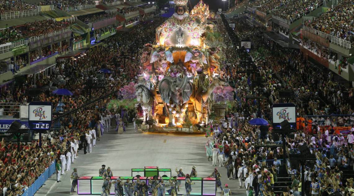 Desfile da Escola de Samba do Grupo Especial, G.R.E.S Estação Primeira de Mangueira, no Sambódromo da Marquês de Sapucaí, no centro da cidade do Rio de Janeiro neste domingo (23). Foto: Daniel Castelo Branco/Agência O Dia