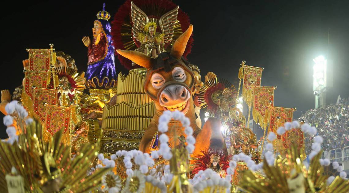 SÃ£o Clemente desfilou mostrando irreverÃªncia na Avenida