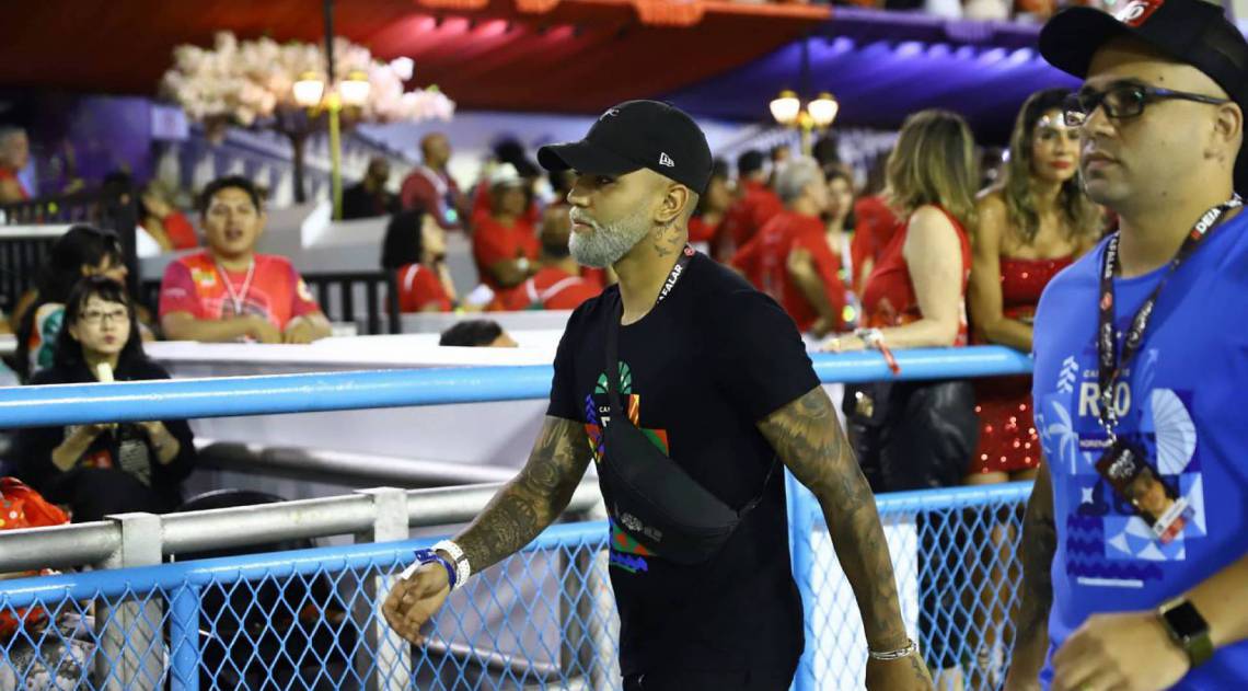 Gabigol chegando ao camarote da Sapucaí - Agnews