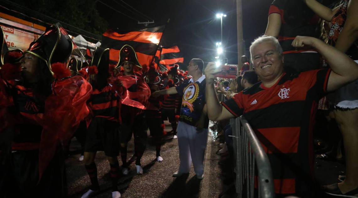 Rio,23/02/2020-CAMPINHO, Carnaval 2020, Intendente Margalhaes. Carnaval na Zona Norte na foto, desfile da Imperadores Rubro Negros, dono do taxi.Foto: Cleber Mendes/Agência O Dia