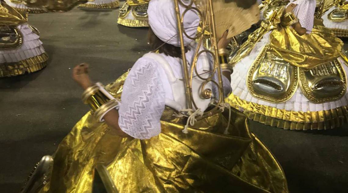 Integrante da Ala das Baianas da Mangueira passou mal e não entrou na Sapucaí