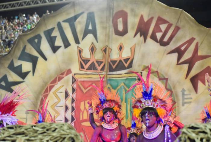 Escola de Samba Grande Rio, que desfilou pelo Grupo Especial, levou para a Marquês de Sapucaí a história do babalorixá Joãozinho da Gomeia e uma mensagem de tolerância -  Dhavid Normando | Riotur