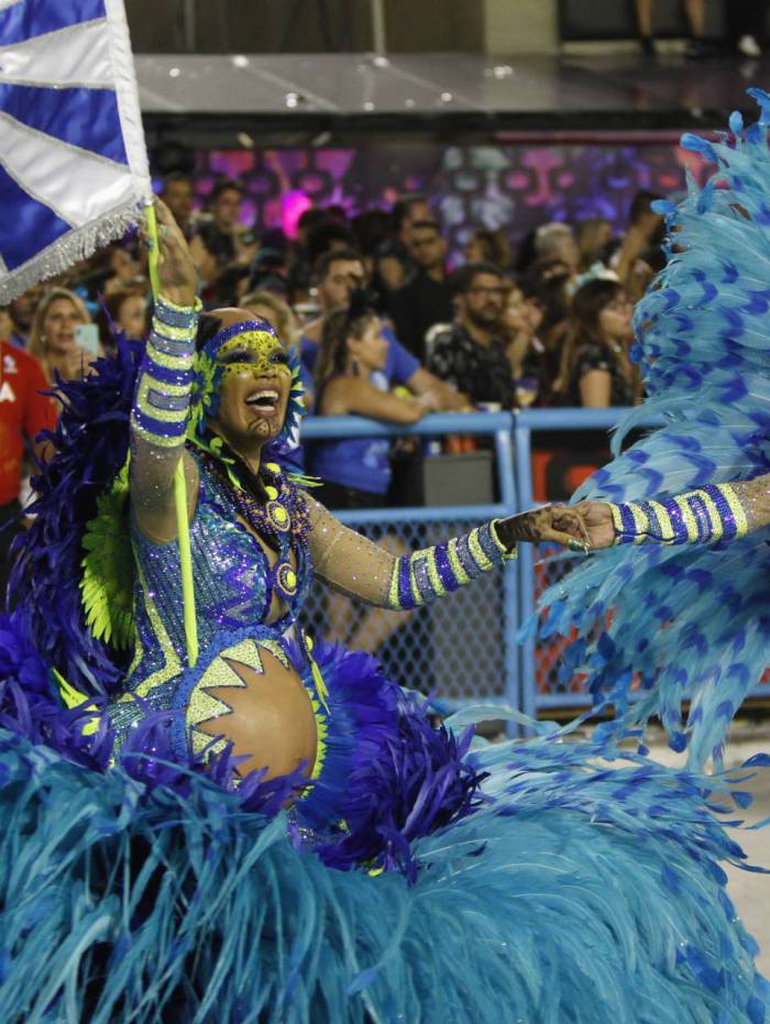 Portela fechou o primeiro dia de desfiles