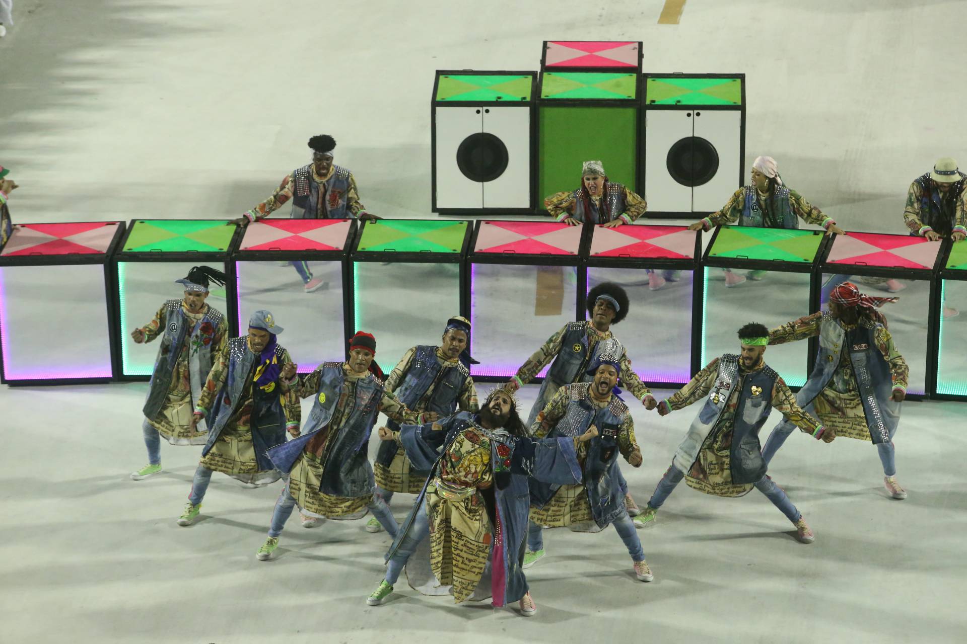 Desfile da Escola de Samba do Grupo Especial, G.R.E.S Estação Primeira de Mangueira, no Sambódromo da Marquês de Sapucaí, no centro da cidade do Rio de Janeiro neste domingo (23). Foto: Daniel Castelo Branco/Agência O Dia - Daniel Castelo Branco/Agência O Dia