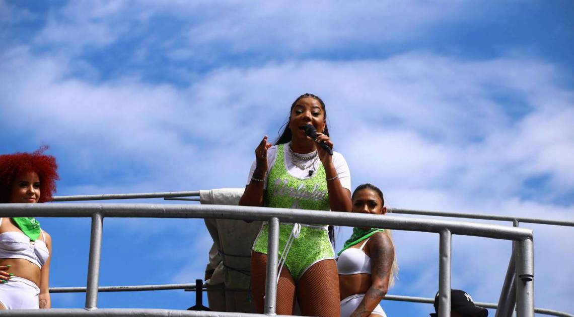 Bloco de Ludmilla levou um milhÃ£o de pessoas Ã s ruas do Rio