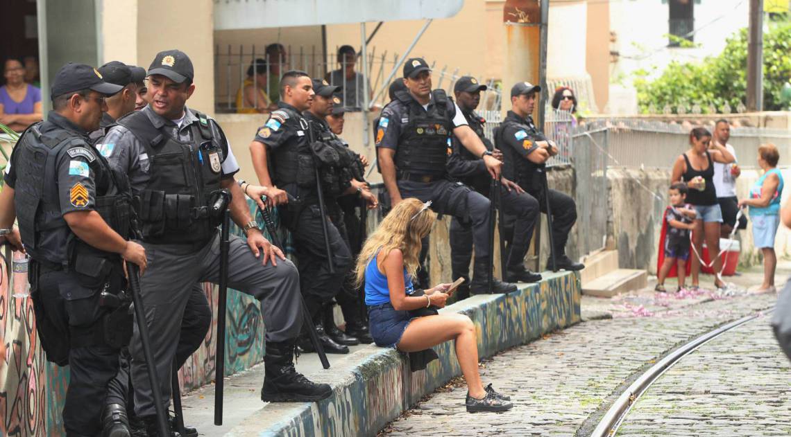 Bloco das Carmelitas em Santa Teresa.Na foto, policiamento reforçado durante a passagem do Bloco. Policia 