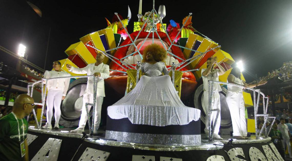 A Mocidade Independente de Padre Miguel prestou justa homenagem à cantora Elza Soares