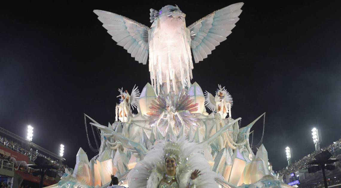 Beija-Flor fechou o &uacute;ltimo dia de desfiles do Especial