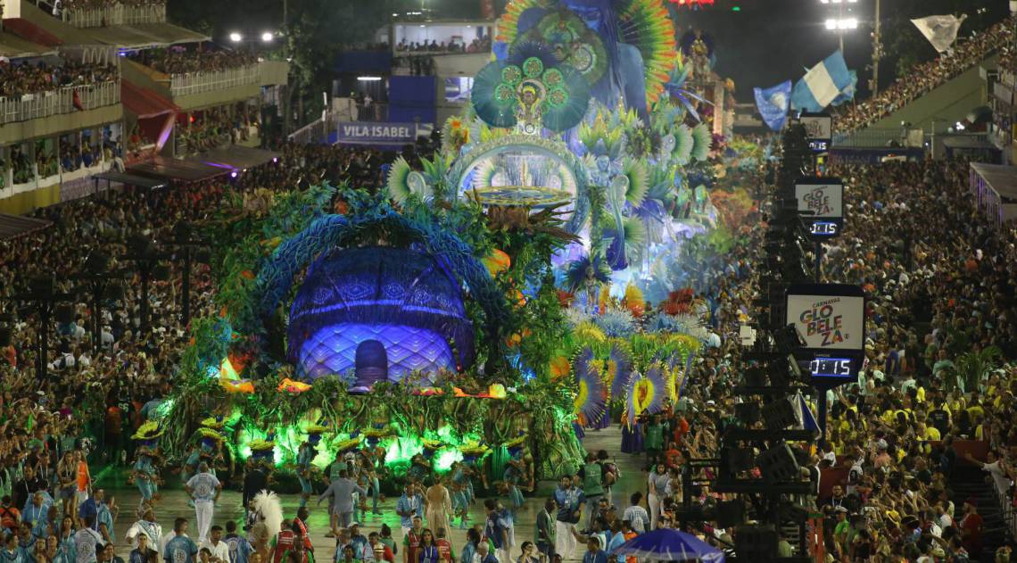Vila Isabel foi a segunda escola a desfilar nesta segunda-feira