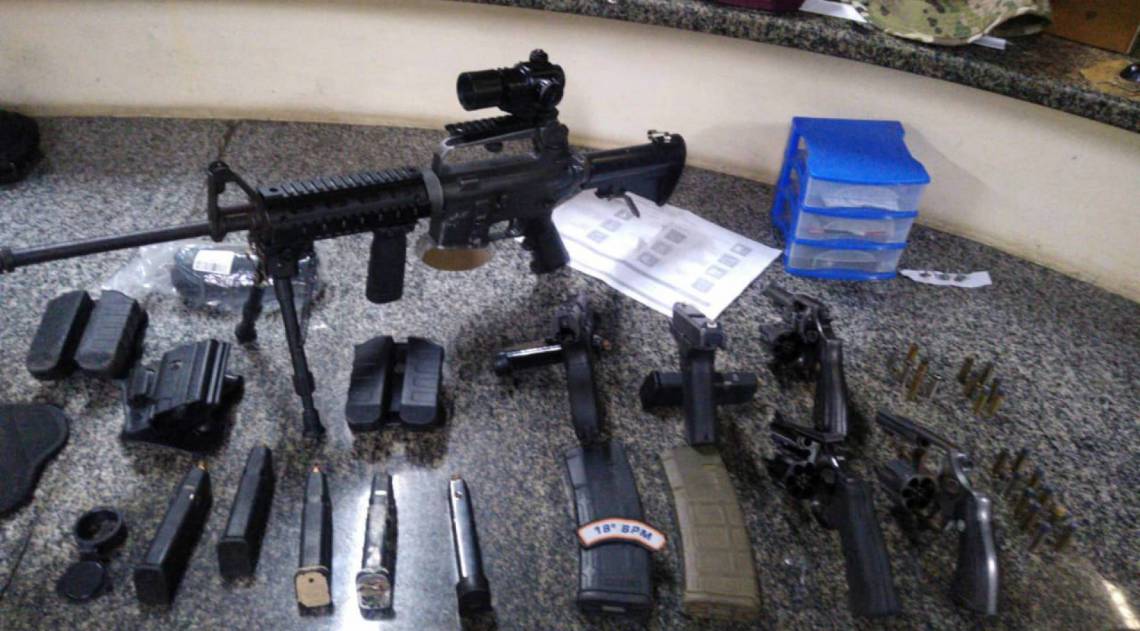 Armas apreendidas com homens em Jacarepaguá - Divulgação / Polícia Militar