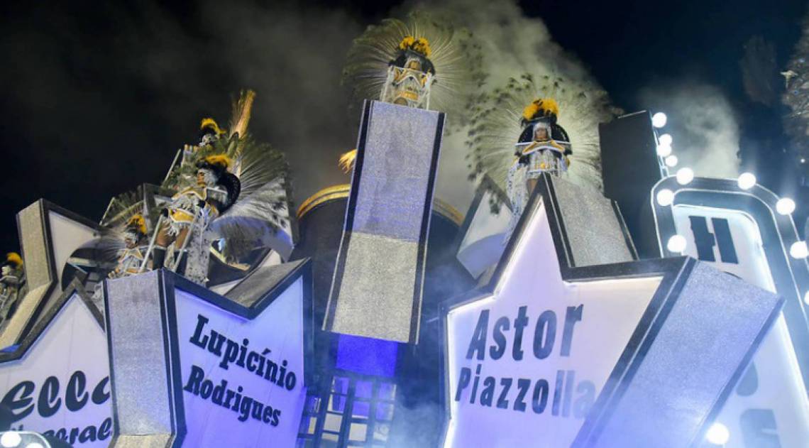 Mocidade foi a penúltima escola a desfilar nesta segunda-feira