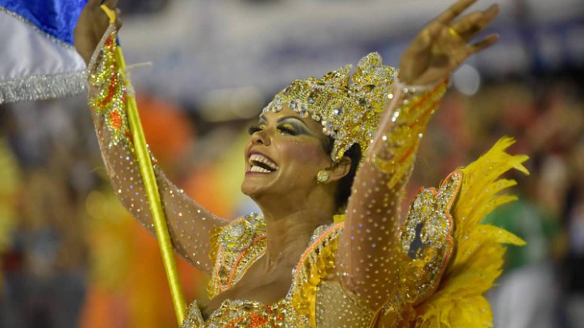 Confira as imagens do desfile da BeijaFlor de Nilópolis O Dia Carnaval