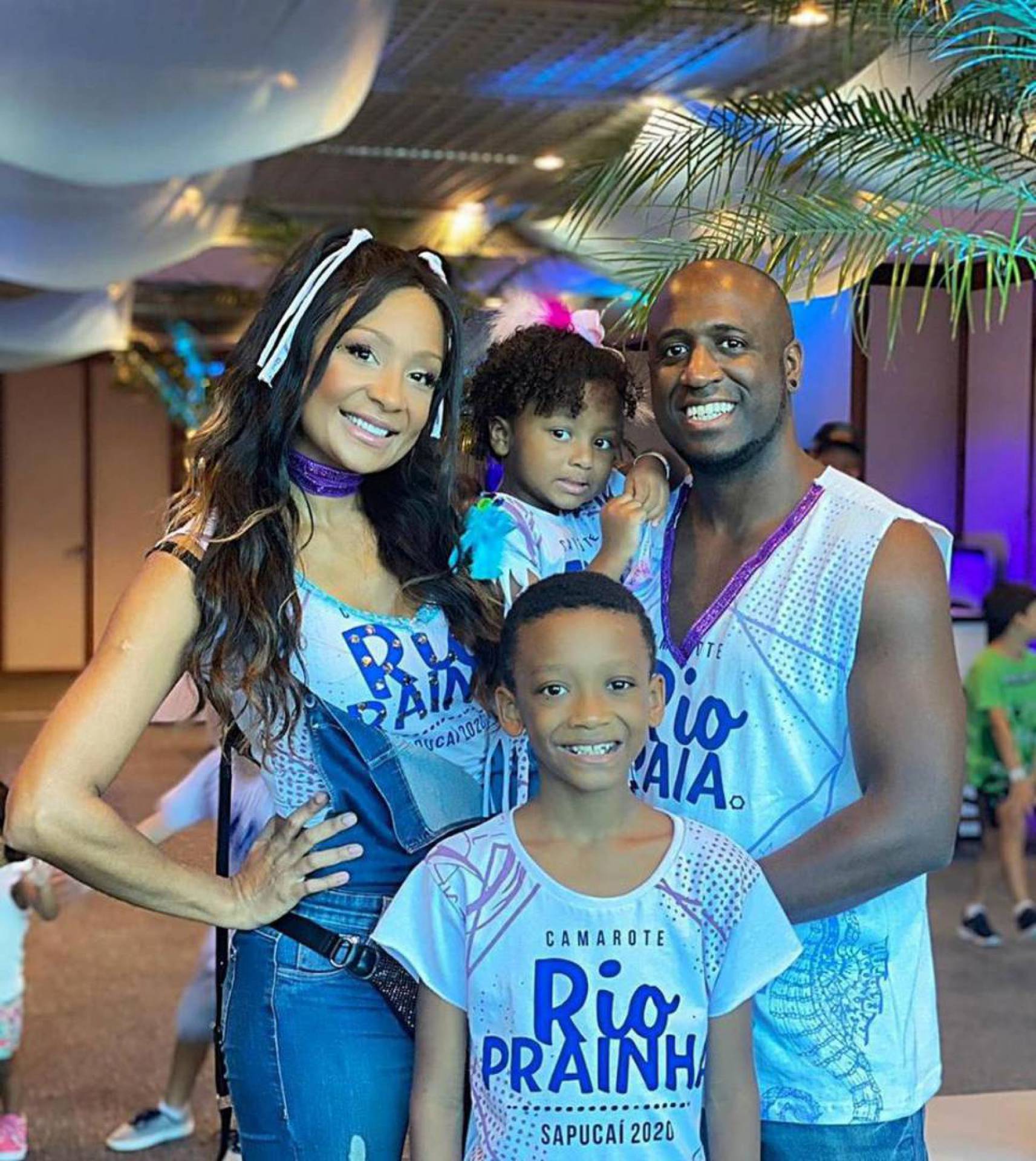 Andr&eacute; Marinho e Drika Marinho levaram os filhos para curtir a ter&ccedil;a-feira de carnaval no camarote Rio Prainha, - DivulgaÃ§Ã£o 