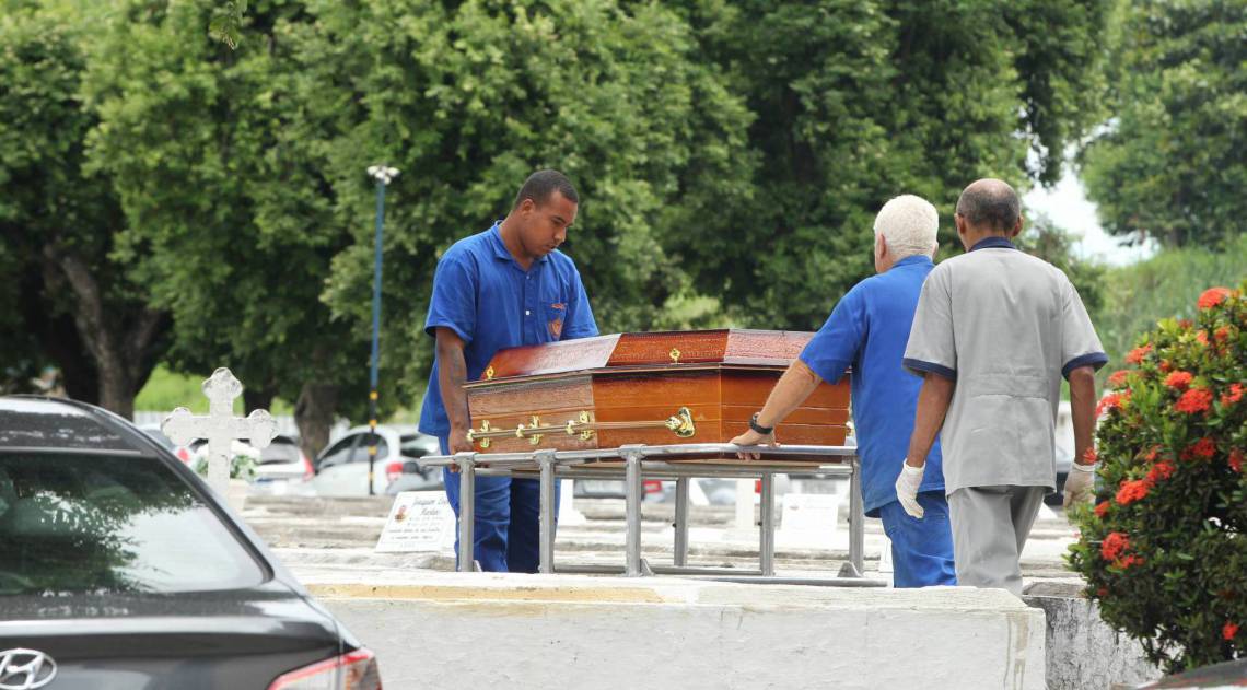 Enterro no Cajú, do contraventor Alcebíades Paes Garcia, irmão do bicheiro Waldomiro Paes Garcia, o 