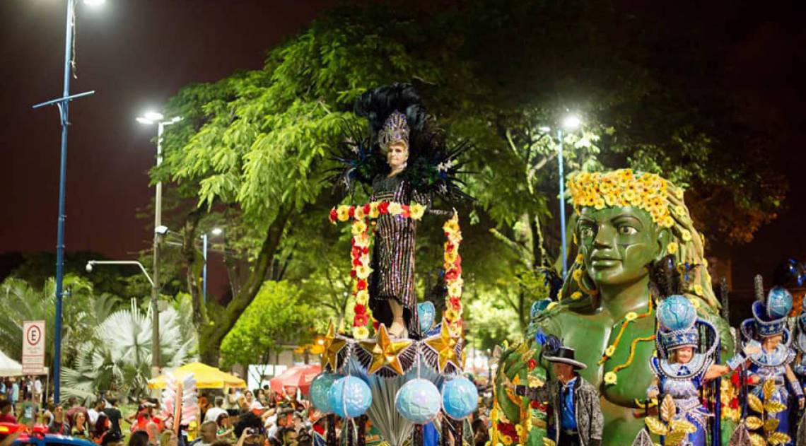 Bloco animou a terça-feira de Carnaval em Volta Redonda