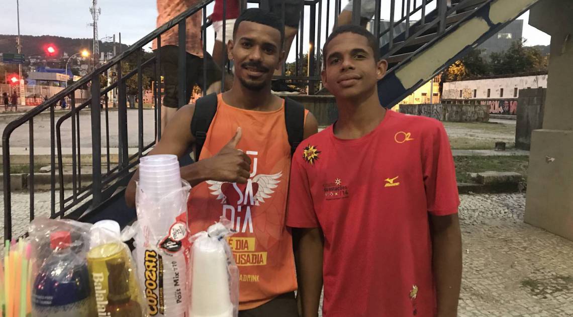 Os amigos Rodrigo Monteiro e Breno França estarão novamente no Sambódromo no Desfile das Campeãs - Anderson Justino