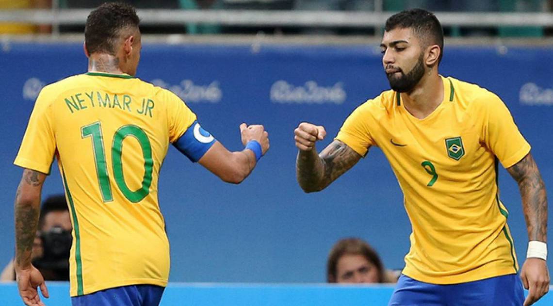 Gabigol e Neymar atuando pela seleção brasileira nas Olimpíadas do Rio de Janeiro, em 2016