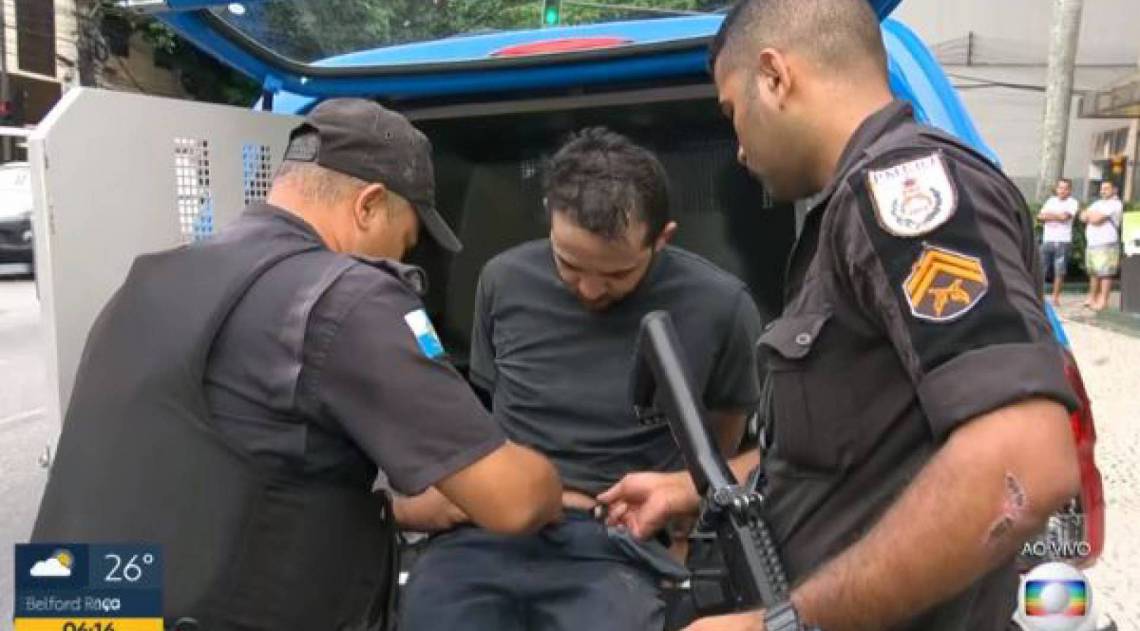 Homem foi preso ao tentar roubar padaria no Jardim Botânico - Reprodução TV Globo 