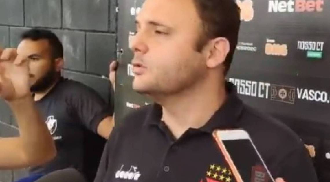 André Mazzuco comentou a negociação com o argentino Benítez, do Independiente, e o atraso salarial a jogadores e funcionários