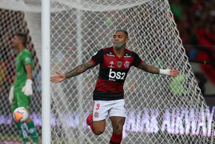 Ex-jogador do Corinthians cobra Tite por convocação de Gabigol: É impossível não chamar