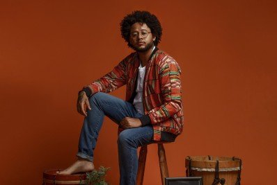 Gilberto Gil e outros famosos celebram aniversário de Emicida