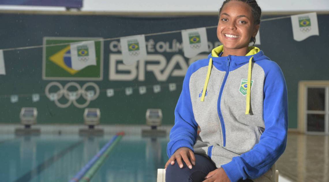 28.02.2020 - Rio de Janeiro - A atleta do nado artistico Anna Giulia Veloso fala como foi ser a sareia da escola de samba Unidos do Viradouro campeã do carnaval 2020, Foto: Fabio Costa/Ag.O Dia