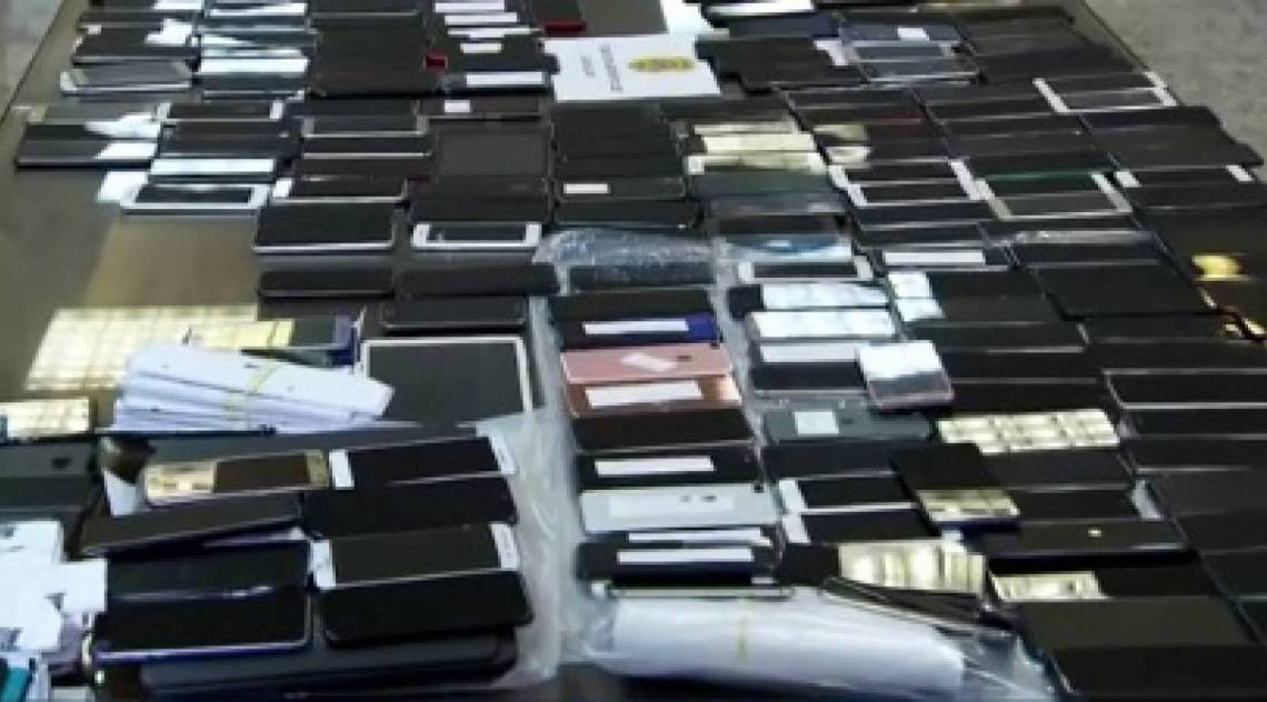 Pelo menos 550 aparelhos foram apreendidos no Aeroporto Internacional de Cumbica, em Guarulhos - Reprodução/ TV Globo