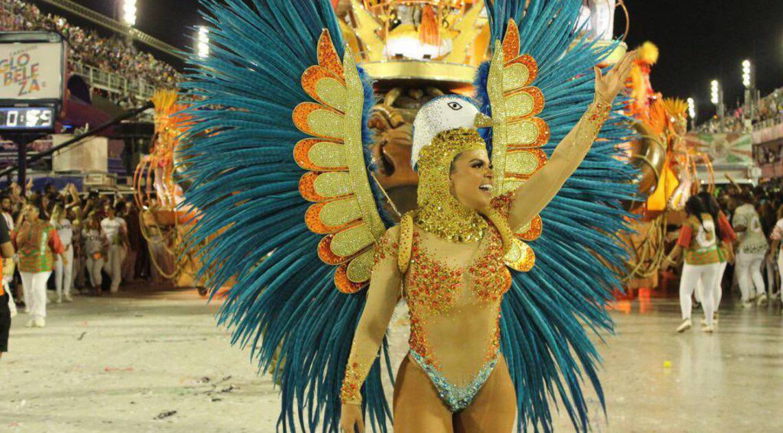 Thainá Oliveira musa da Grande Rio se emociona com vice-campeonato