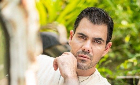 Juliano Cazarré nega recusa à vacina e explica por que ainda não foi imunizado