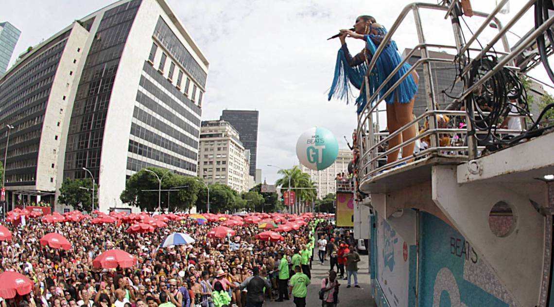 Rio, 29/02/2020  - Carnaval - Bloco da Anitta. Castelo,  Centro do Rio. Foto: Ricardo Cassiano/Agencia O Dia