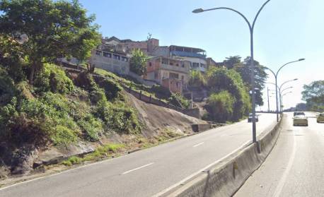 Suspeito morre durante confronto com a PM no Complexo do Lins