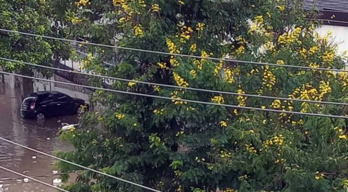 Acari foi bastante castigado pela chuva ap&oacute;s transbordamento de rio