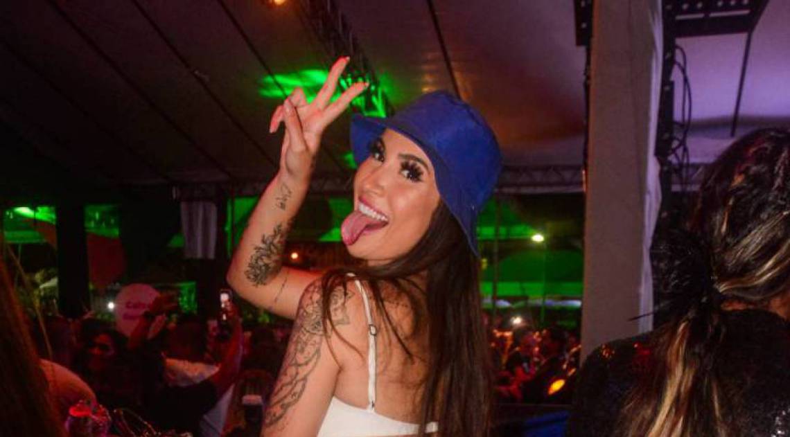 Bianca Andrade se diverte em show de Ludmilla