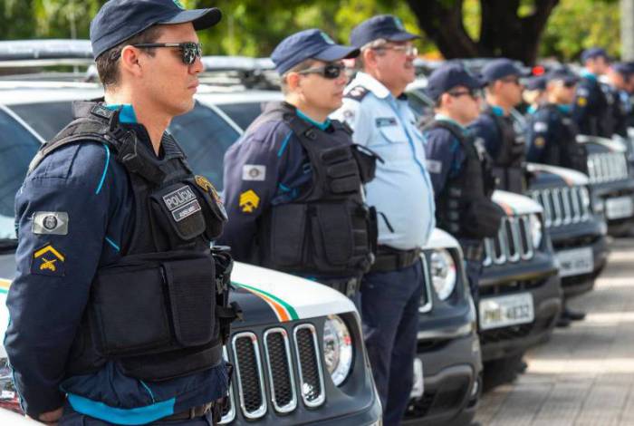Após 13 dias de motim de setores da Polícia Militar do Ceará, o movimento foi suspenso no domingo