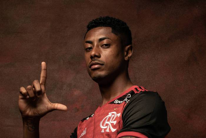 Mesmo depois de ter renovado com o Flamengo, Bruno Henrique foi procurado por clubes asiáticos
