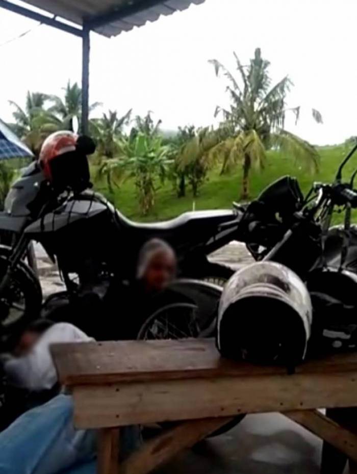 Mototaxistas que trabalhavam na região se protegeram dos disparos