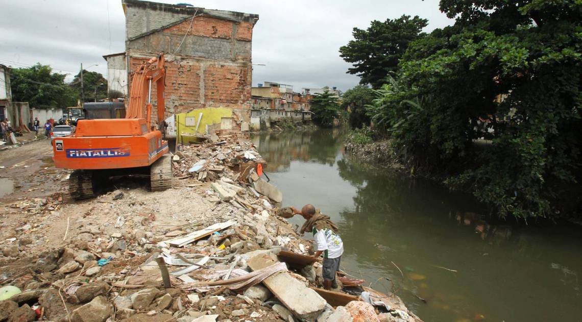 Poder p&uacute;blico decide demolir casas em &aacute;rea atingida por desabamentos no bairro Jardim Am&eacute;rica