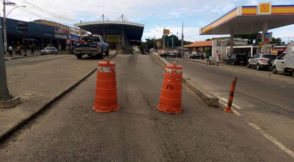 Má condição da pista exclusiva impede circulação do BRT no sentido Alvorada