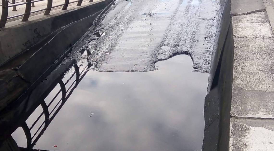 Má condição da pista exclusiva impede circulação do BRT no sentido Alvorada - Divulgação / BRT