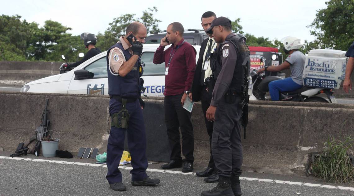 Tentativa de roubo de carga na Linha Vermelha