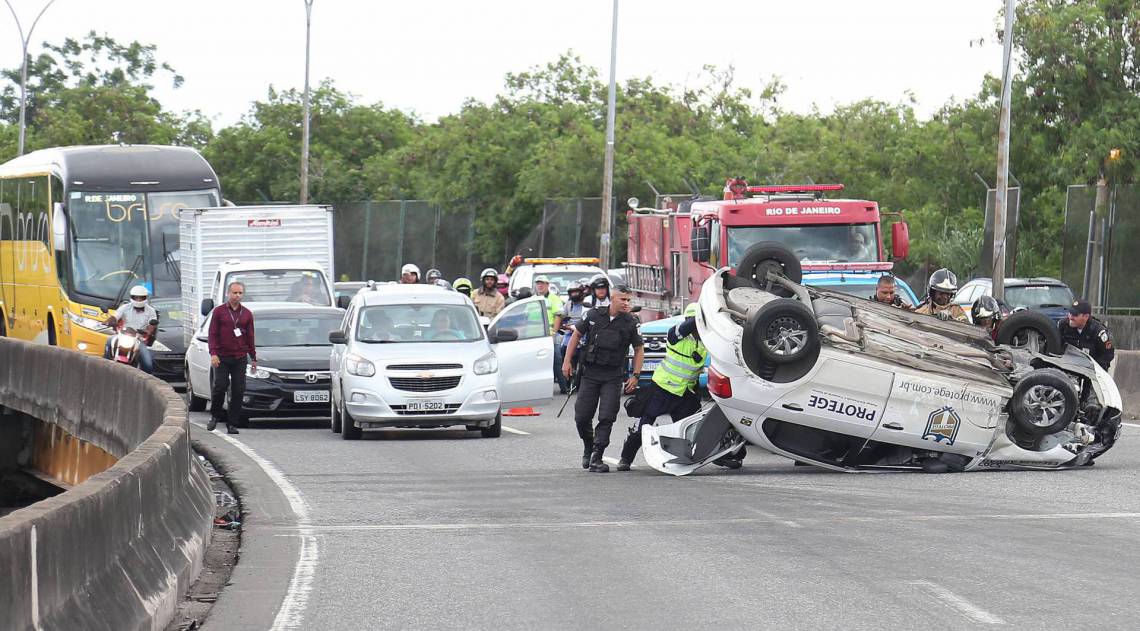 Tentativa de roubo de carga na Linha Vermelha