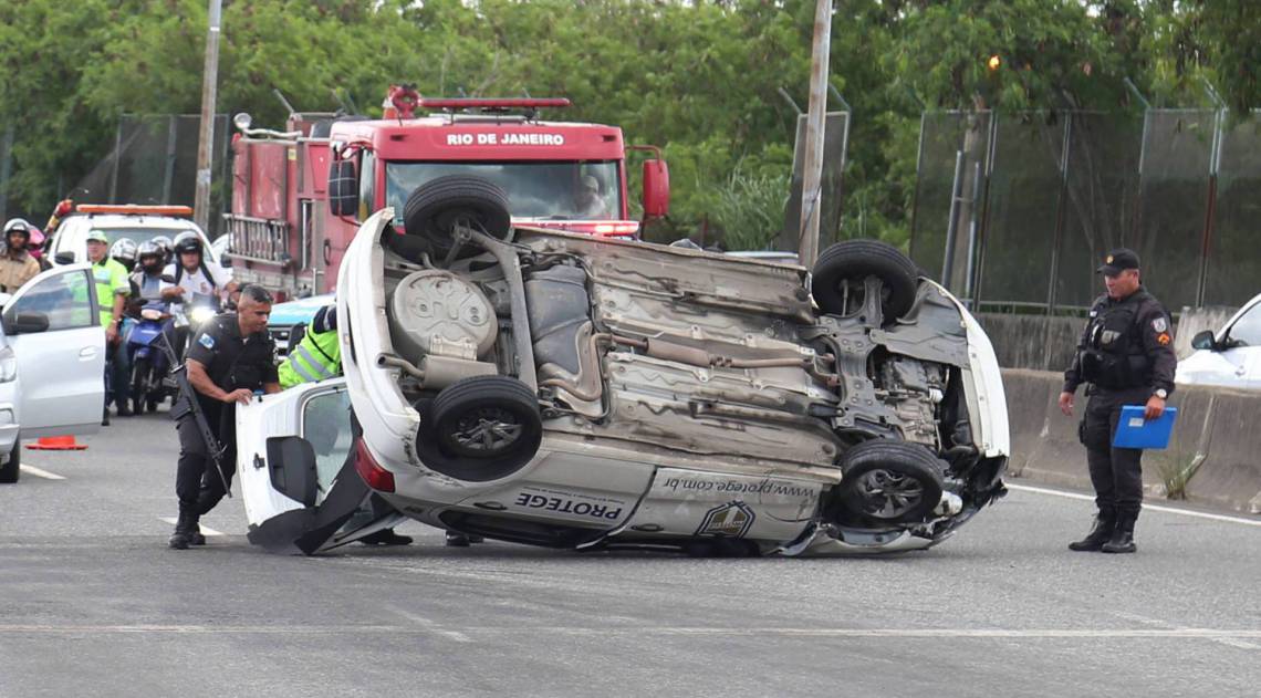 Rio,05/03/2020-ILHA DO GOVERNADOR,Linha Vermelha, Tentativa de roubo de carga na linha vermelha ,na foto.carro da protege.Foto: Cleber Mendes/Agência O Dia
