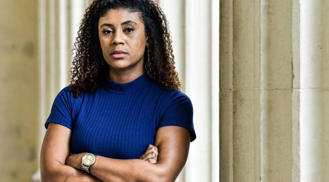 Mãe de Ágatha, Vanessa Félix, acompanhou a votação do projeto de lei e pediu que leis sejam respeitadas - Octacílio Barbosa/divulgação