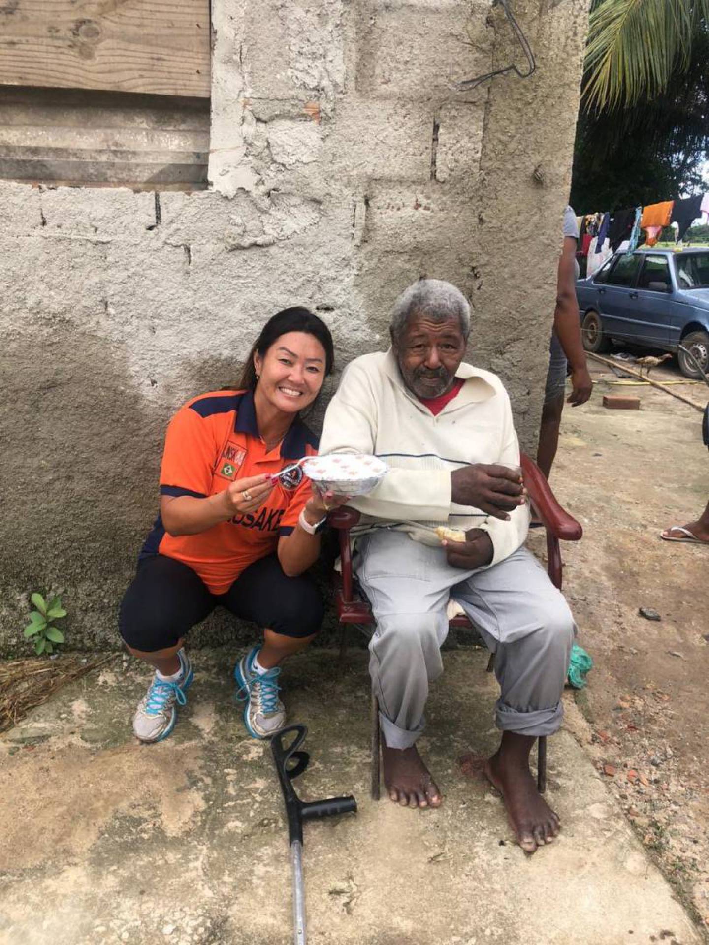 Em meio ao caos, um ato de amor e solidariedade