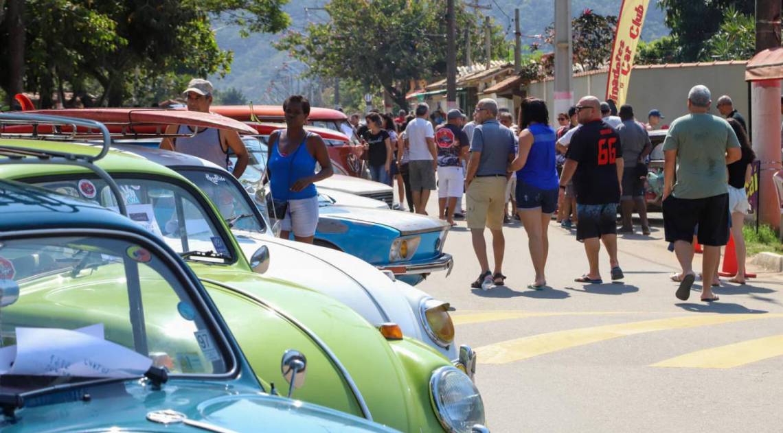Exposição de Carros Antigos em Maricá - Evelen Gouvêa