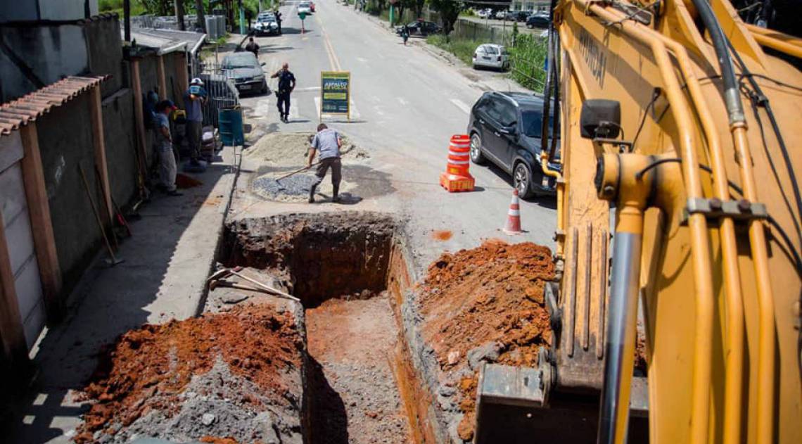 Obra de drenagem faz parte das intervenções de recuperação do solo e asfáltica da via - Divulgação