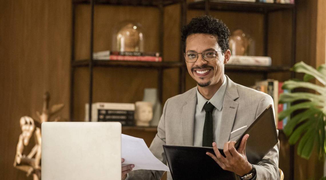 Lucas (Nando Brandão) em 'Amor de Mãe', da Globo