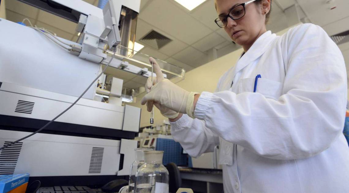 Viagens para os países com transmissão sustentada de Covid-19 devem ser feitas somente em casos de extrema necessidade - Tânia Rêgo/Agência Brasil